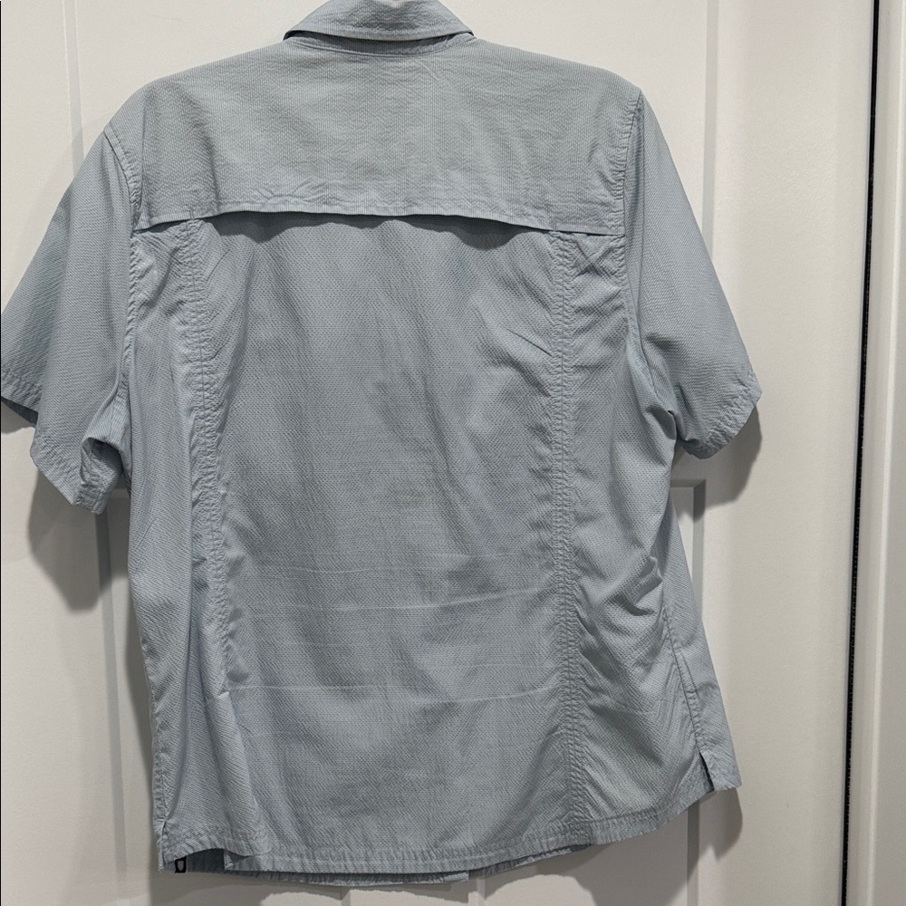Columbia Light Blue Short-Sleeve Button-Down Shirt - Picture 6 of 6